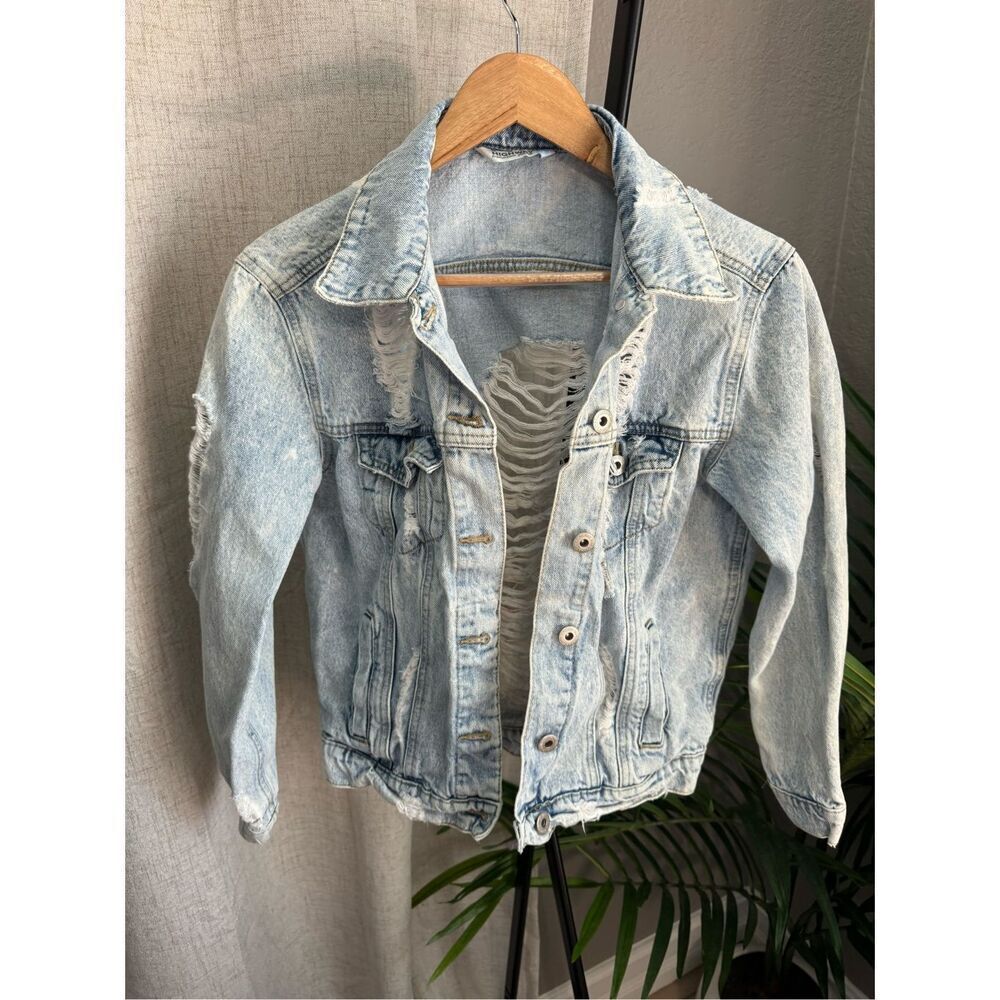 Highway Jeans Distressed Denim Jacket Small‎